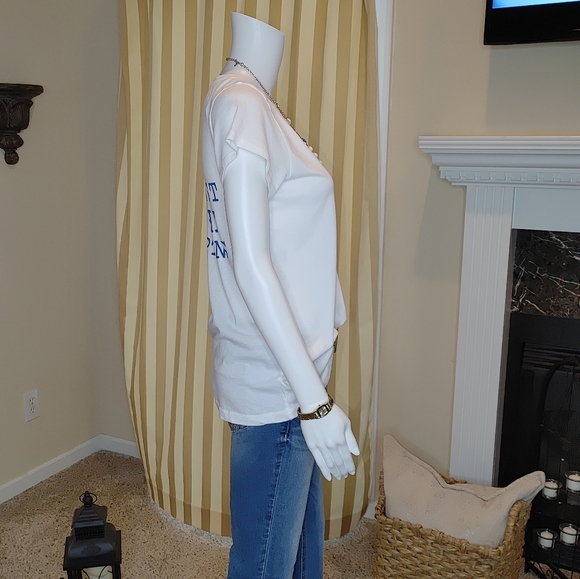 NWT HAPPIEST IN THE HAMPTONS TEE - Picture 3 of 8